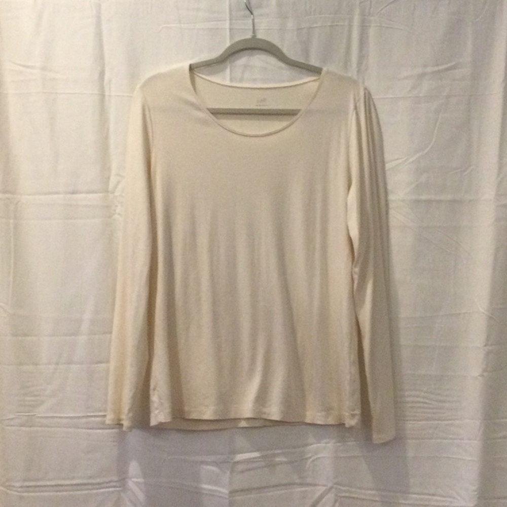 Woman’s long sleeve tee shirt